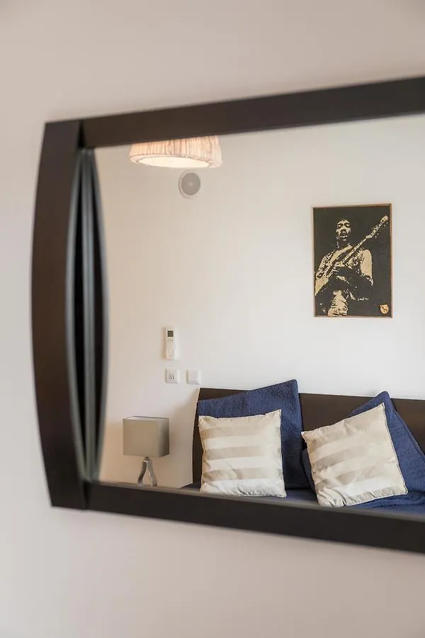 C02 - Luxury 3 Bed With Pool View Apartment Lagos